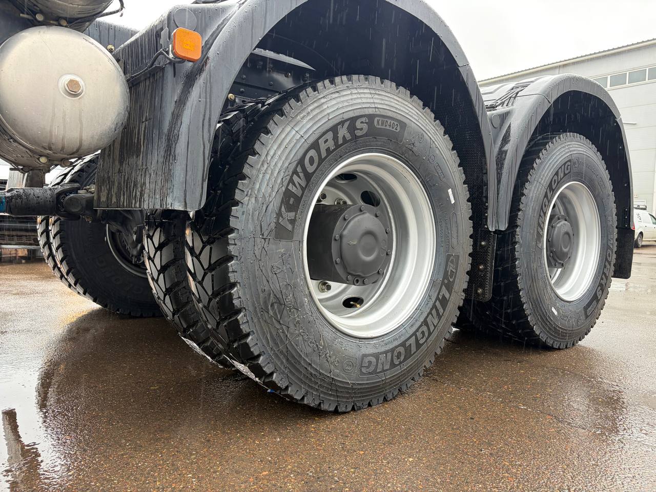 Седельный тягач Shacman X3000 SX42586V385 (Серый) 2024г. 6x6 в Благовещенске