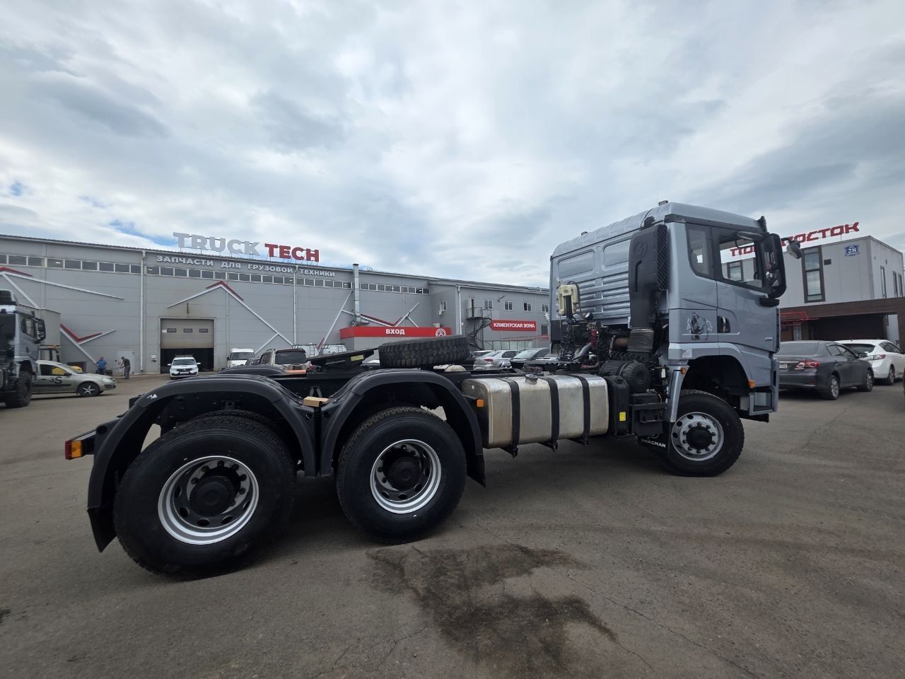  Shacman X 3000 SX42586V385 (Серый) 2023г., 6x6
