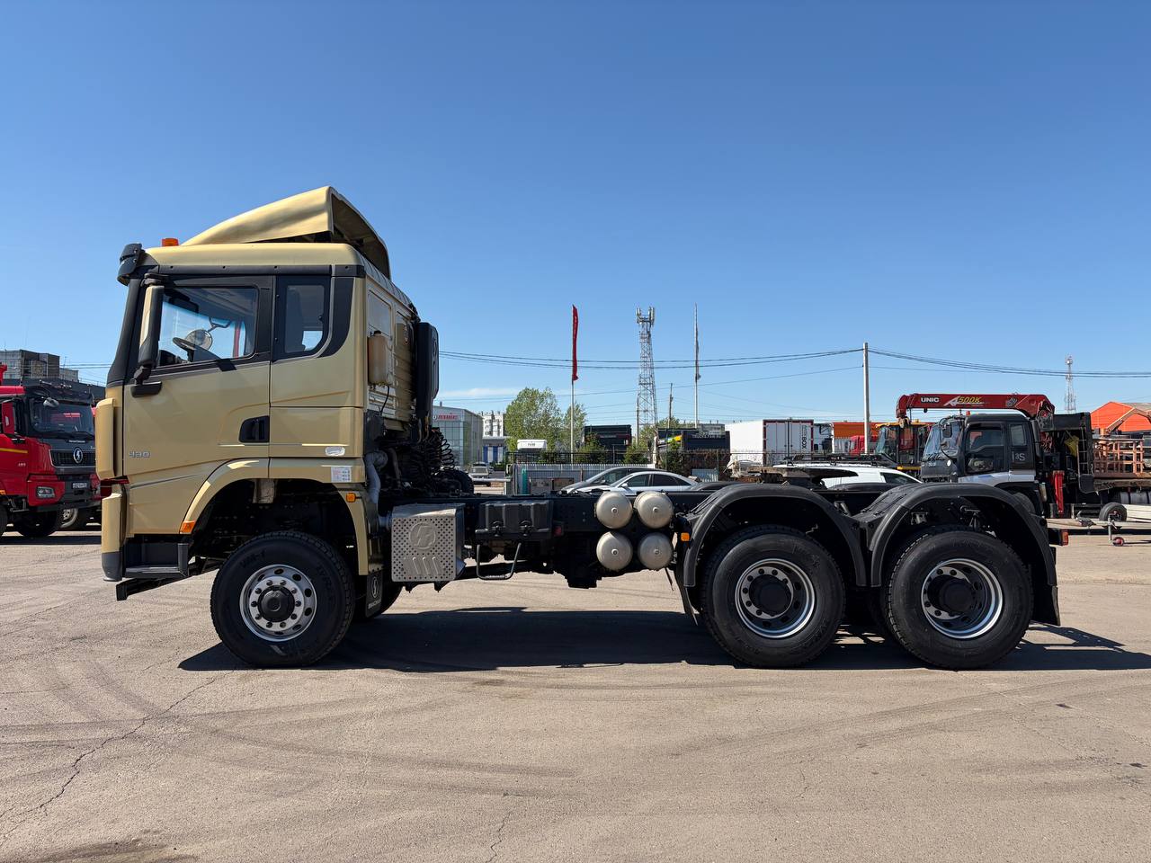 Седельный тягач Shacman X3000 SX42586V385 6x6 в Благовещенске