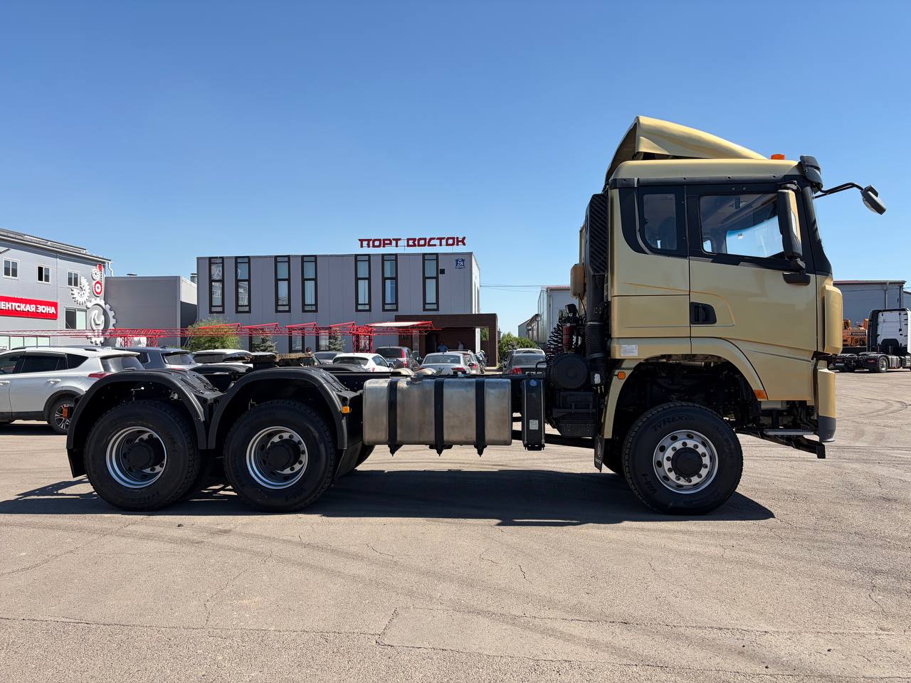 Седельный тягач Shacman X3000 SX42586V385 6x6 в Благовещенске