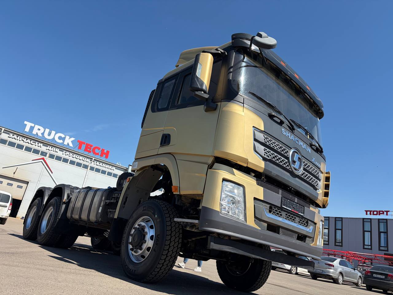 Седельный тягач Shacman X3000 SX42586V385 6x6 в Благовещенске