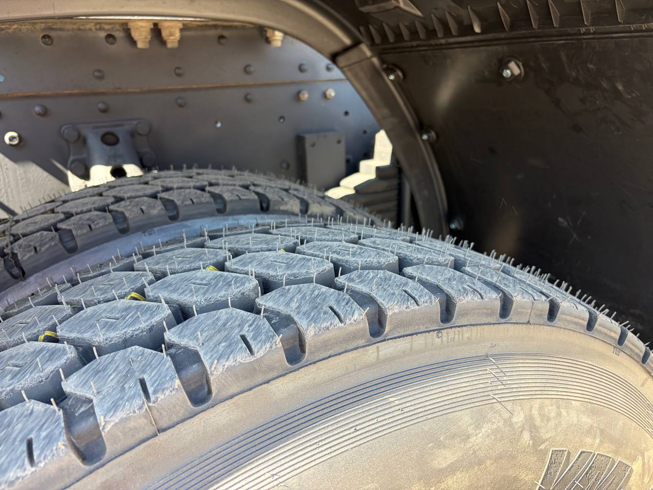 Седельный тягач Shacman X3000 SX42586V385 6x6 в Благовещенске
